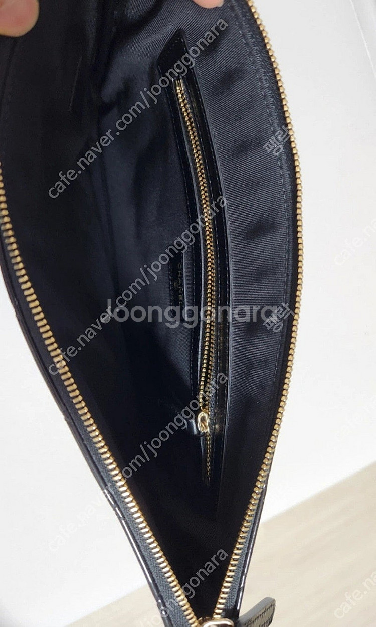 샤넬 클래식 클러치 뉴미듐 페이던트 샤이니골드--2